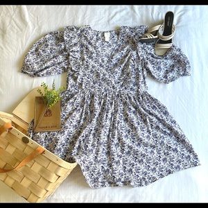 H&M Blue and White Floral Puff Sleeve Dress